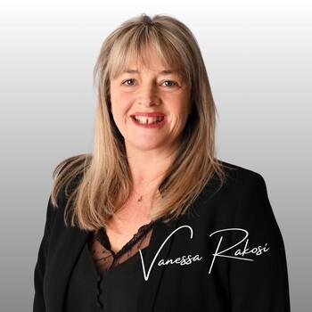 Vanessa RAKOSI - SAINT-JEAN-D'ANGELY (17400) - 17400